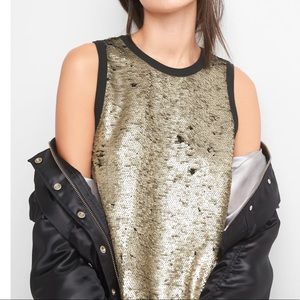 ✨Gold and black sequin top NWT✨